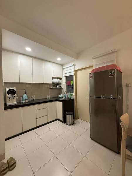 Apartment for Sale at De Bayu - Yasmin Sulaiman - Kitchen - PropertyGuru.com.my