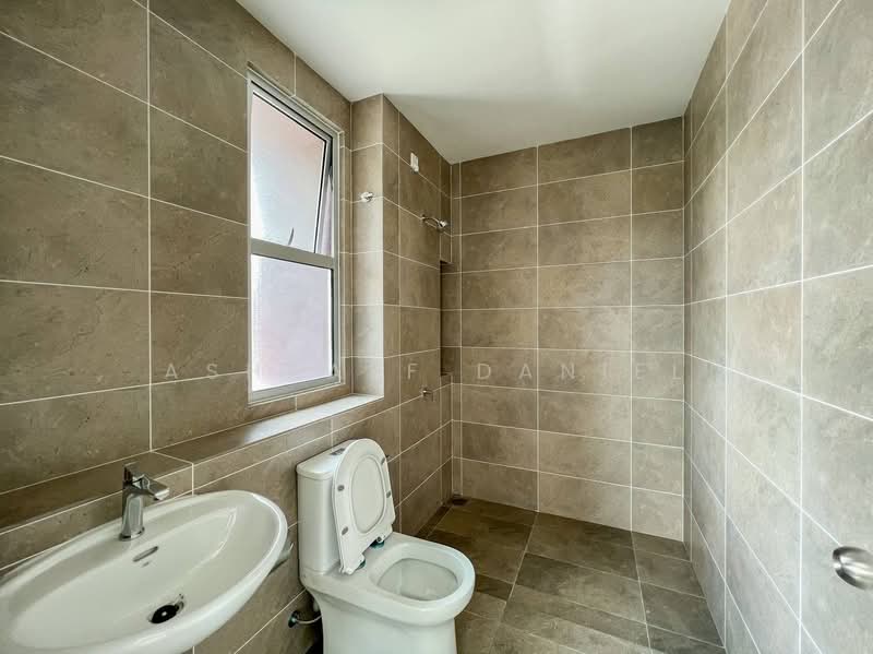 2-storey Terraced House for Sale in Bandar Rimbayu (Telok Panglima Garang) - Ashraff Daniel - Bathroom - PropertyGuru.com.my