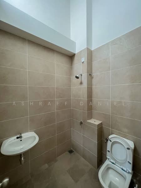 2-storey Terraced House for Sale in Bandar Rimbayu (Telok Panglima Garang) - Ashraff Daniel - Bathroom - PropertyGuru.com.my