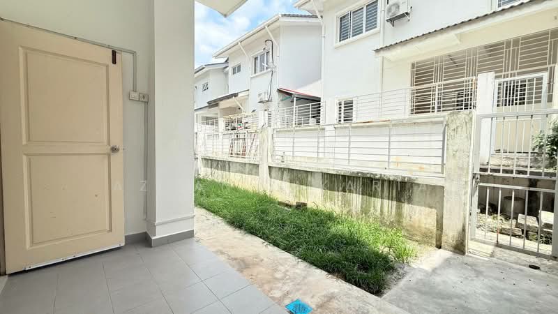 Rumah Teres 2 Tingkat untuk Dijual di D'Kayangan (Shah Alam) - AZMAN ZAKARIA - Exterior - PropertyGuru.com.my