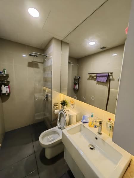 Servis Apartment untuk Dijual di United Point (Residensi Berpadu) - JK Leong - Bathroom - PropertyGuru.com.my