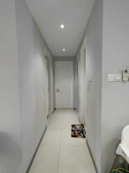Servis Apartment untuk Dijual di United Point (Residensi Berpadu) - JK Leong - Corridor - PropertyGuru.com.my