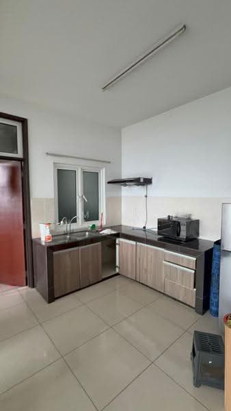 Kondominium untuk Dijual di Boulevard Serviced Apartment - Mohd Shah Dolah - Kitchen - PropertyGuru.com.my