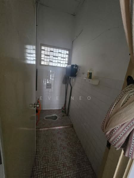 1-storey Terraced House for Rent in Taman Pelangi (Johor Bahru) - Eve Neo - Bathroom - PropertyGuru.com.my