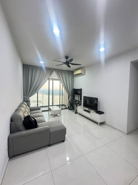 Kondominium untuk Disewa di Bay Laurel @ Country Garden Danga Bay - John Sia - Living Room - PropertyGuru.com.my