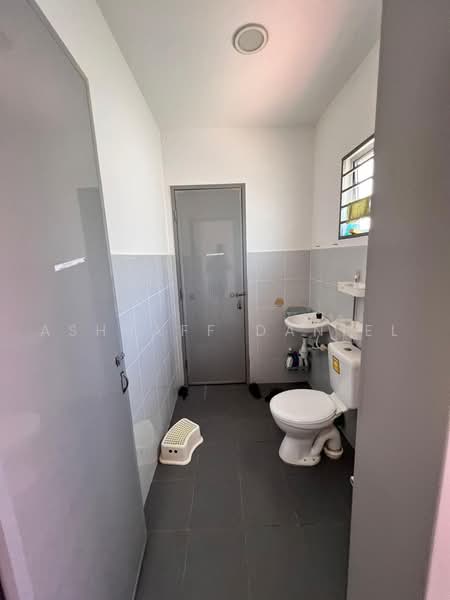 Rumah Teres 2 Tingkat untuk Dijual di Kuala Selangor (Selangor) - Ashraff Daniel - Bathroom - PropertyGuru.com.my