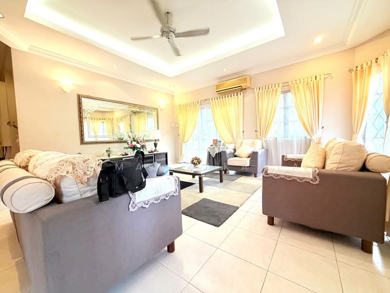 Semi-Detached House for Sale in Taman Bukit Mewah (Kajang) - AZMAN ZAKARIA - Living Room - PropertyGuru.com.my