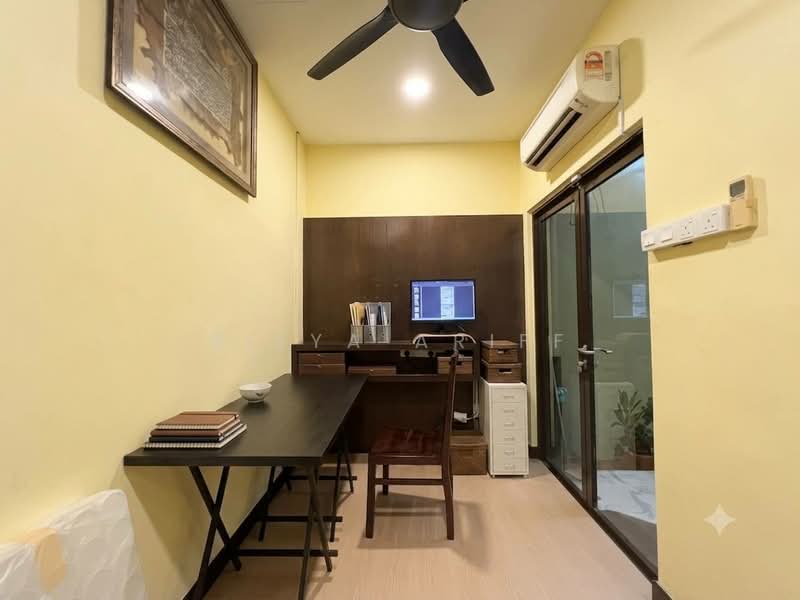 Bungalow House for Sale in Bukit Rahman Putra (Sungai Buloh) - BILYA ARIFF - Study - PropertyGuru.com.my