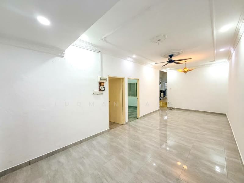 Rumah Teres 1 Tingkat untuk Dijual di Pekan Batu 9 (Cheras) - Luqman Ramli - Living Room - PropertyGuru.com.my