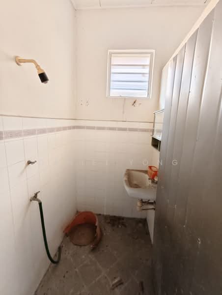 Flat for Sale at Kenari - Daniel Yong - Bathroom - PropertyGuru.com.my
