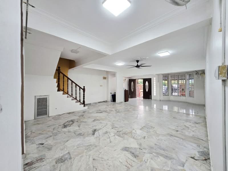 2-storey Terraced House for Sale in Gombak (Kuala Lumpur) - Yasmin Sulaiman - Living Room - PropertyGuru.com.my