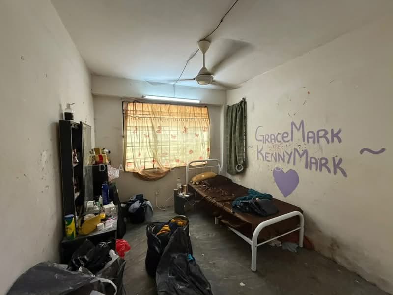 Flat for Sale at Rumah Pangsa Sri Orkid - Daniel Yong - Bedroom - PropertyGuru.com.my