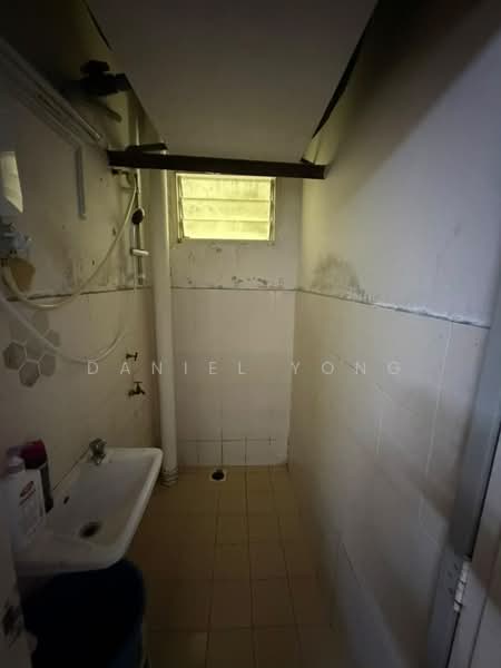 Flat for Sale at Rumah Pangsa Sri Orkid - Daniel Yong - Bathroom - PropertyGuru.com.my