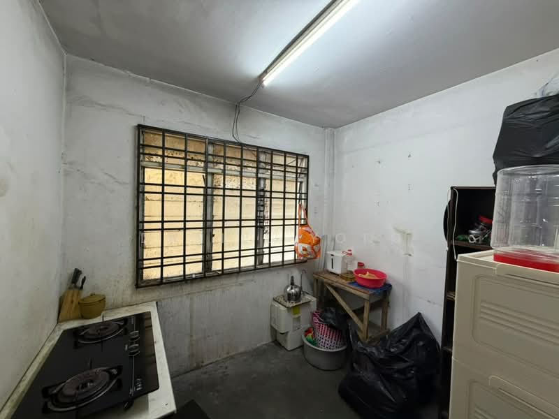 Flat for Sale at Rumah Pangsa Sri Orkid - Daniel Yong - Kitchen - PropertyGuru.com.my