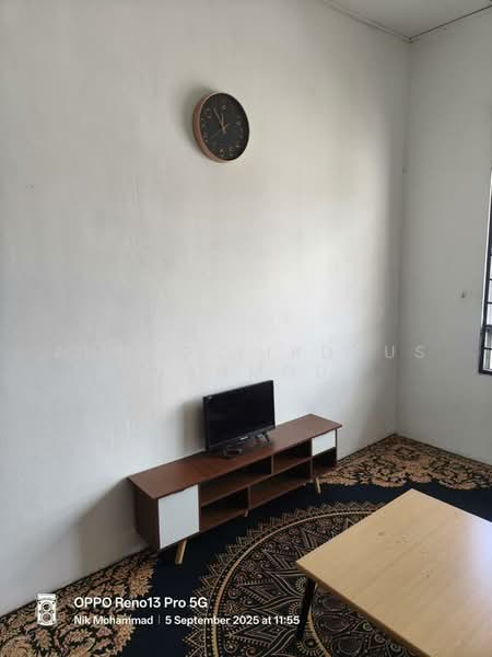 Pangsapuri untuk Dijual di Residensi Warnasari 1 - Ahmad Firdaus Mahmod - Living Room - PropertyGuru.com.my