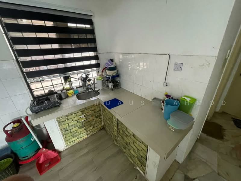 Pangsapuri untuk Dijual di Residensi Warnasari 1 - Ahmad Firdaus Mahmod - Kitchen - PropertyGuru.com.my