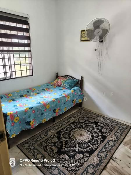 Pangsapuri untuk Dijual di Residensi Warnasari 1 - Ahmad Firdaus Mahmod - Bedroom - PropertyGuru.com.my