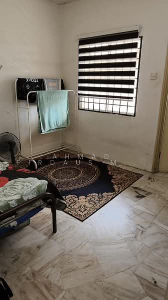 Pangsapuri untuk Dijual di Residensi Warnasari 1 - Ahmad Firdaus Mahmod - Bedroom - PropertyGuru.com.my