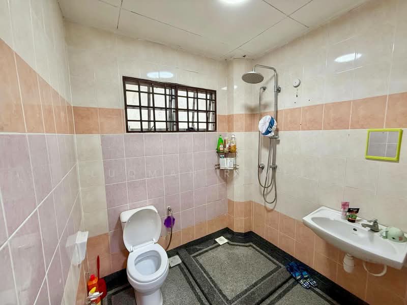 Rumah Teres 2 Tingkat untuk Dijual di Presint 9 (Putrajaya) - Luqman Ramli - Bathroom - PropertyGuru.com.my