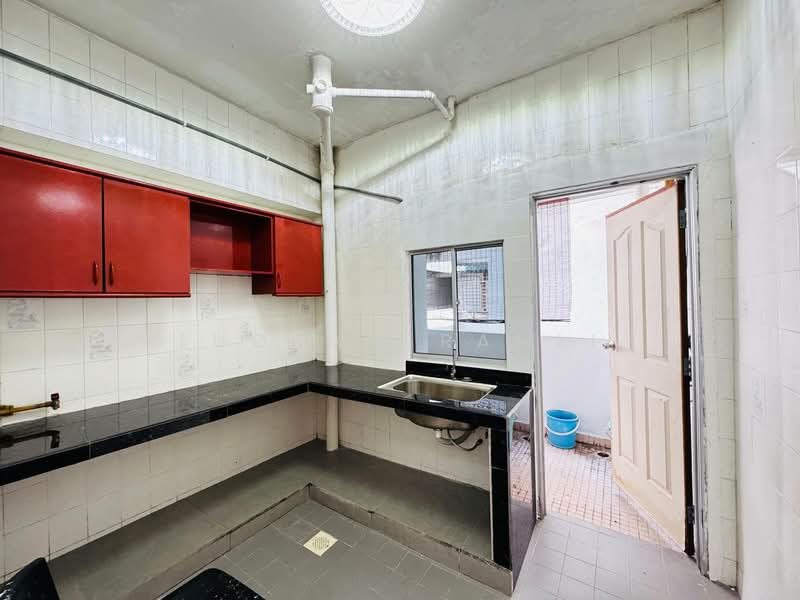 Pangsapuri untuk Dijual di Tasik Heights Apartment - Luqman Ramli - Kitchen - PropertyGuru.com.my