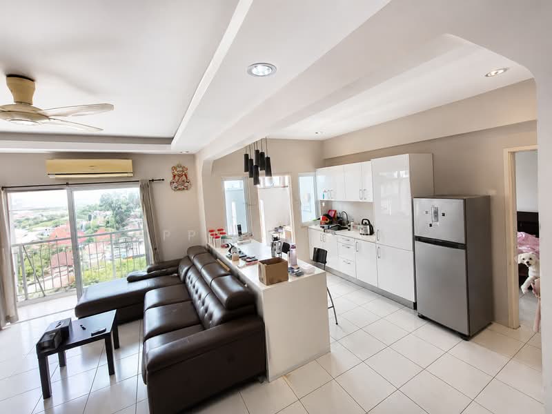 Kondominium untuk Dijual di First Residence (Residensi Unggul) - Apple Chang - Living Room - PropertyGuru.com.my