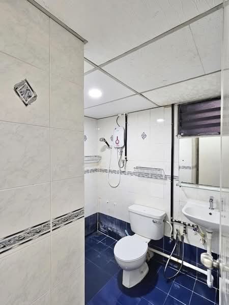 Kondominium untuk Disewa di E-Park Condominium - Weng Sern - Bathroom - PropertyGuru.com.my