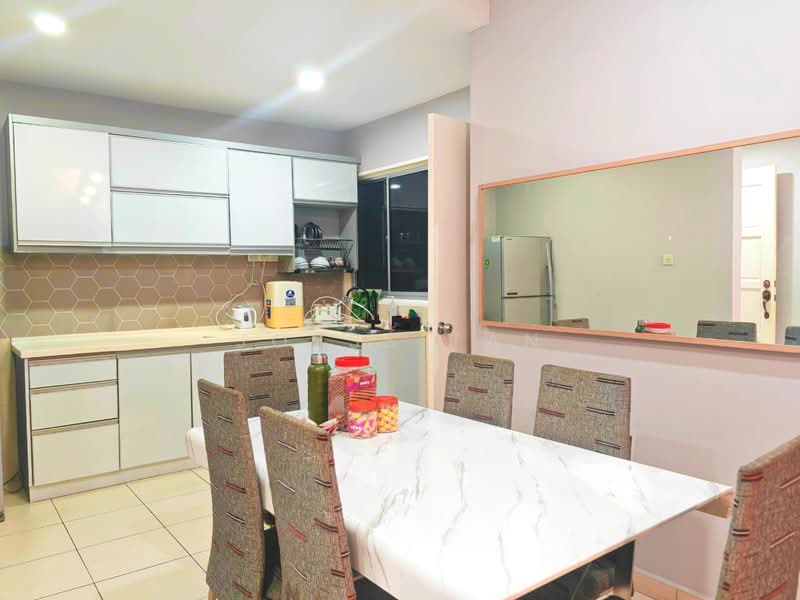 Condominium for Sale at Platinum Lake PV 10 - Joyss Tan - Kitchen - PropertyGuru.com.my