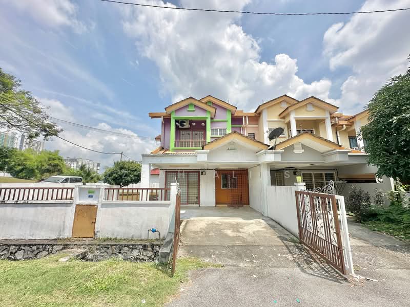 Rumah Teres 2 Tingkat untuk Dijual di Taman Universiti (Bangi) - Izzah Alias - Exterior - PropertyGuru.com.my