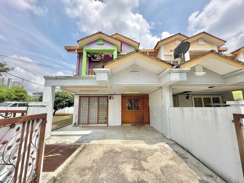 Rumah Teres 2 Tingkat untuk Dijual di Taman Universiti (Bangi) - Izzah Alias - Exterior - PropertyGuru.com.my