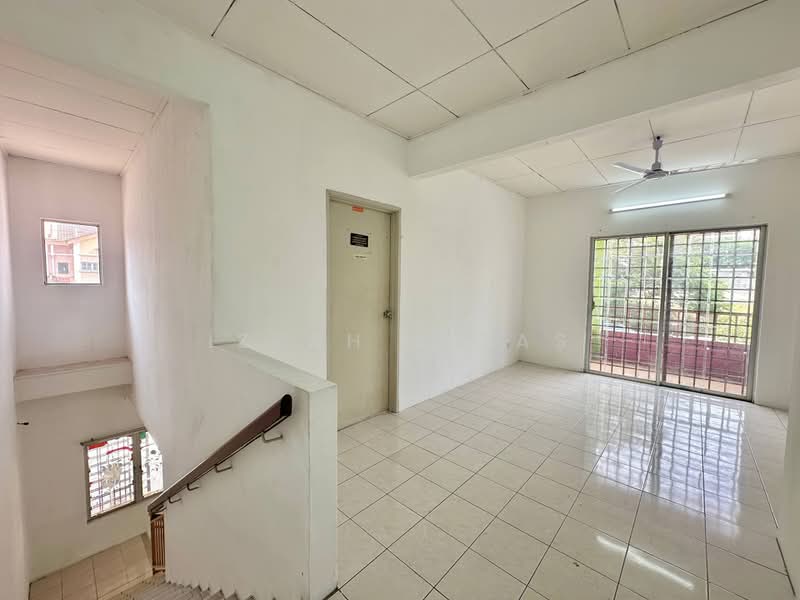 Rumah Teres 2 Tingkat untuk Dijual di Taman Universiti (Bangi) - Izzah Alias - Interior - PropertyGuru.com.my