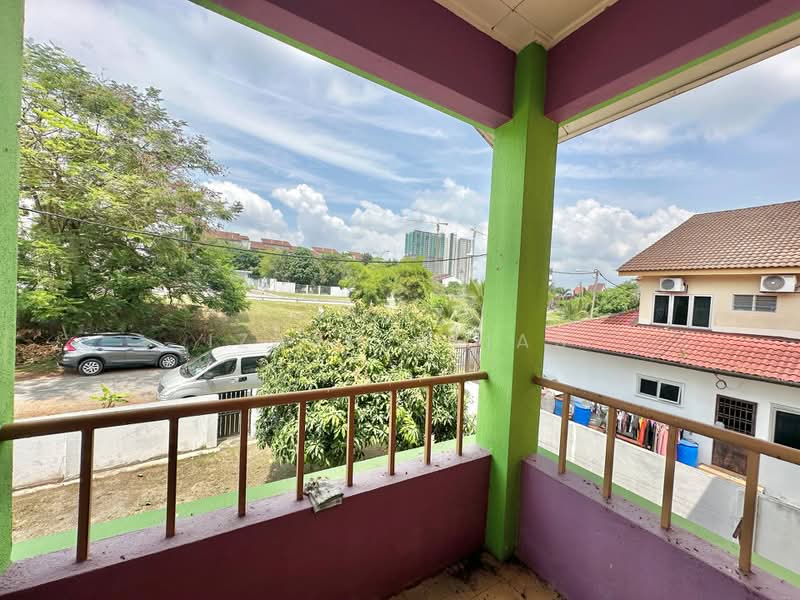 Rumah Teres 2 Tingkat untuk Dijual di Taman Universiti (Bangi) - Izzah Alias - Balcony - PropertyGuru.com.my
