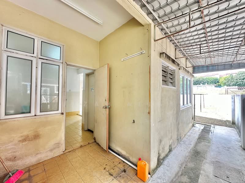Rumah Teres 2 Tingkat untuk Dijual di Taman Universiti (Bangi) - Izzah Alias - Exterior - PropertyGuru.com.my