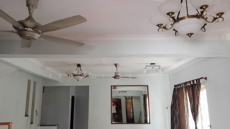 Rumah Teres 2 Tingkat untuk Disewa di Subang Bestari (Shah Alam) - Ismadi Ismail - Living Room - PropertyGuru.com.my