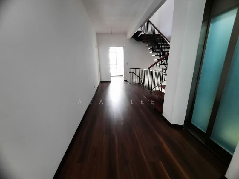 Rumah Bandar untuk Dijual di Seri Kembangan (Selangor) - Alan Lee - Corridor - PropertyGuru.com.my