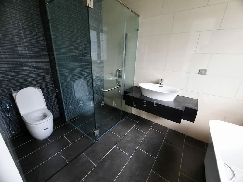 Rumah Bandar untuk Dijual di Seri Kembangan (Selangor) - Alan Lee - Bathroom - PropertyGuru.com.my