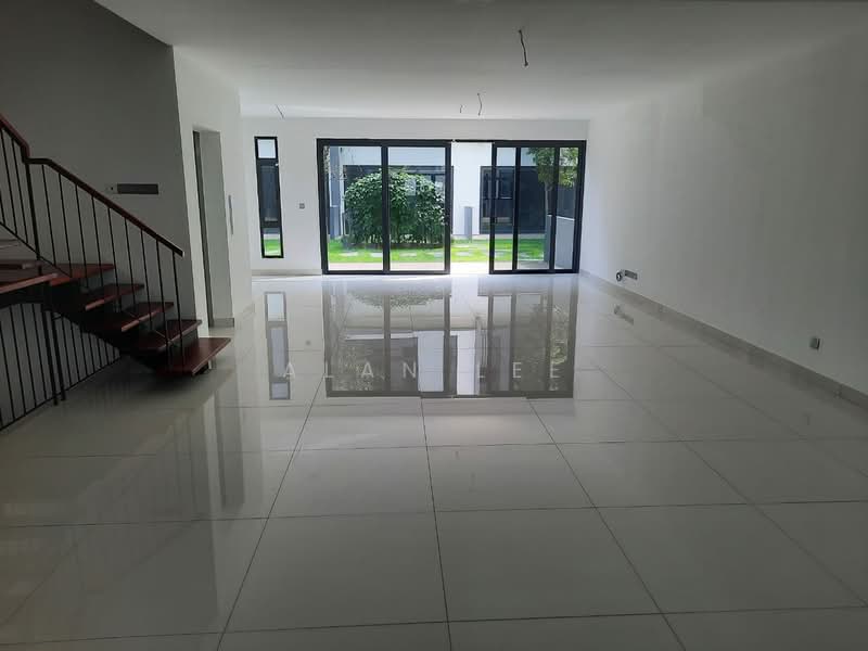 Rumah Bandar untuk Dijual di Seri Kembangan (Selangor) - Alan Lee - Living Room - PropertyGuru.com.my