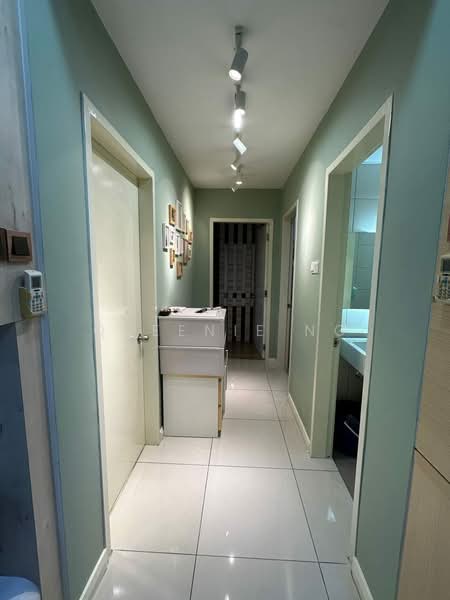 Kondominium untuk Dijual di The WaterEdge (Pinggiran Air) - Queenie Ng - Corridor - PropertyGuru.com.my