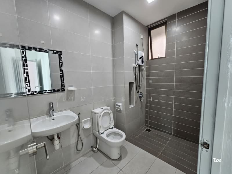 Kondominium untuk Disewa di PARC Regency (Residensi Masai) - Lim Tze Jie - Bathroom - PropertyGuru.com.my