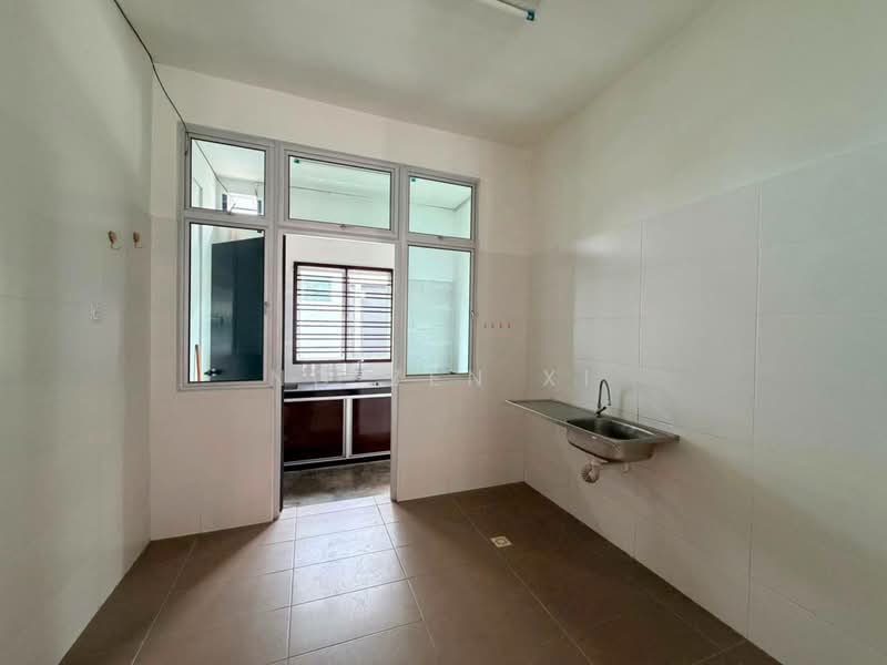 2-storey Terraced House for Sale in Mutiara Rini (Skudai) - NG ZEN XI - Kitchen - PropertyGuru.com.my