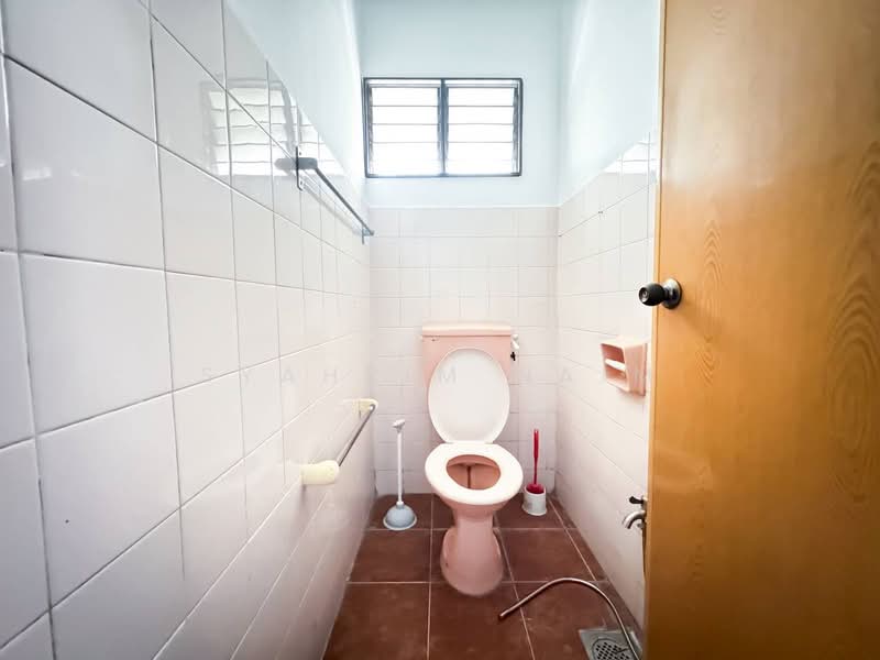 1-storey Terraced House for Sale in Bandar Sunway (Sunway) - Syahrim Naim - Bathroom - PropertyGuru.com.my