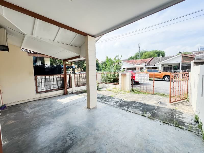 1-storey Terraced House for Sale in Bandar Sunway (Sunway) - Syahrim Naim - Exterior - PropertyGuru.com.my