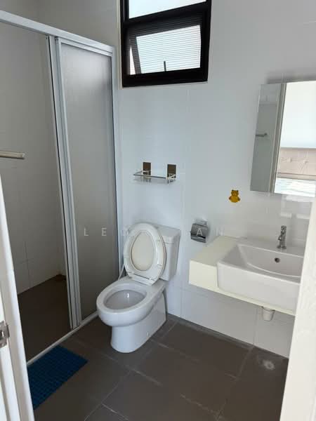 Kondominium untuk Disewa di Royal Richmond Gold - Leon Tan - Bathroom - PropertyGuru.com.my