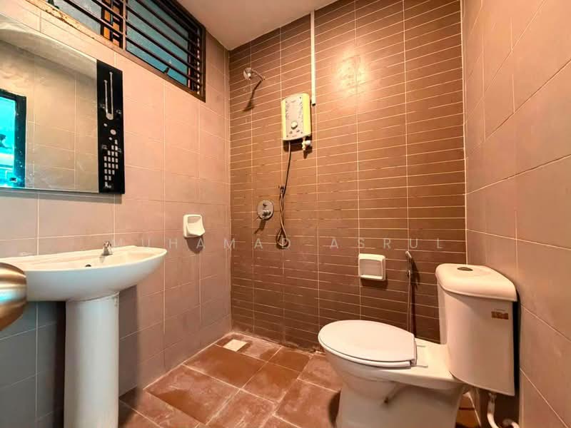 Servis Apartment untuk Dijual di Palazio - Muhamad Asrul - Bathroom - PropertyGuru.com.my