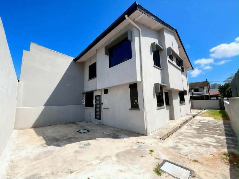 Rumah Berkembar untuk Dijual di Taman Pelangi (Johor Bahru) - Sky Tan - Exterior - PropertyGuru.com.my