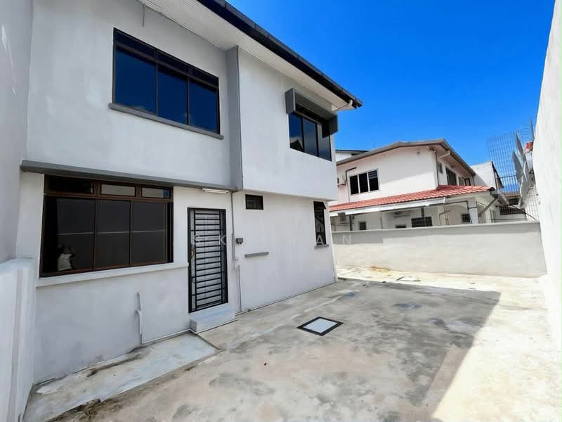 Rumah Berkembar untuk Dijual di Taman Pelangi (Johor Bahru) - Sky Tan - Exterior - PropertyGuru.com.my