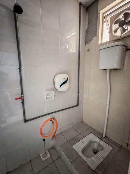 Kedai / Pejabat untuk Disewa di Kuchai Lama (Kuala Lumpur) - Jeno Poon - Bathroom - PropertyGuru.com.my