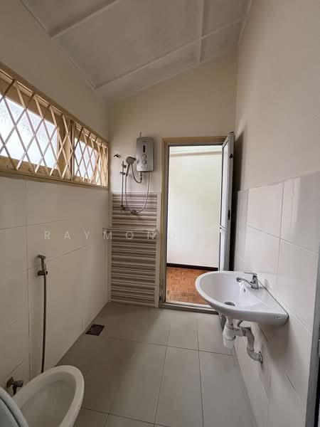 Rumah Teres 2 Tingkat untuk Dijual di Bangsar Baru (Bangsar) - Raymond Ling - Bathroom - PropertyGuru.com.my
