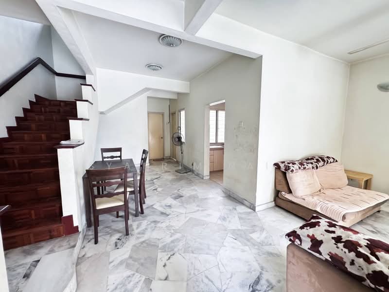 Rumah Teres 2-Tingkat untuk Dijual di Usj 22 (Subang Jaya) - Syahrim Naim - Living Room - PropertyGuru.com.my