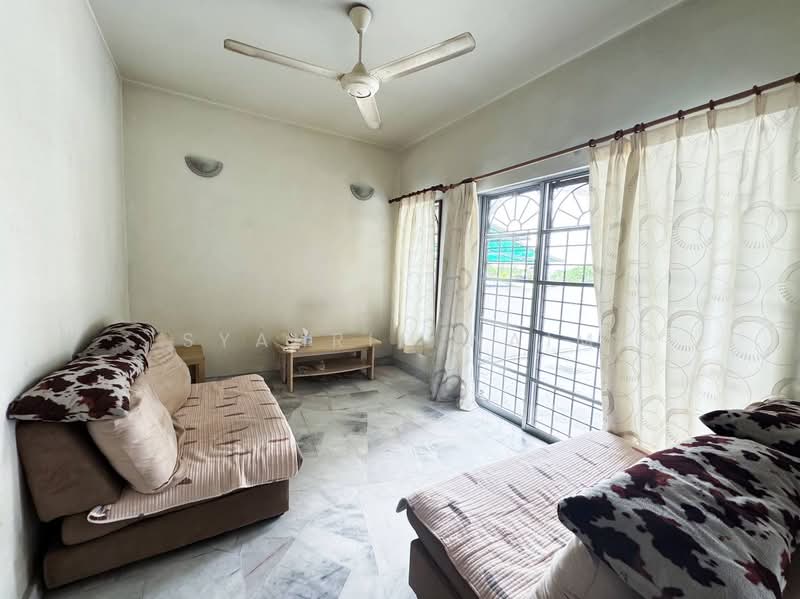 Rumah Teres 2-Tingkat untuk Dijual di Usj 22 (Subang Jaya) - Syahrim Naim - Living Room - PropertyGuru.com.my