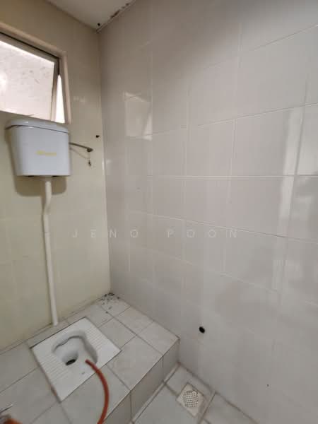 Kedai / Pejabat untuk Disewa di Kuchai Lama (Kuala Lumpur) - Jeno Poon - Bathroom - PropertyGuru.com.my